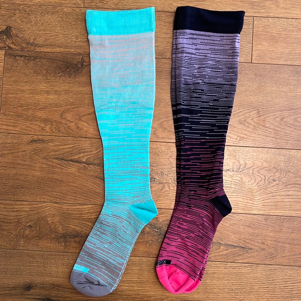 2 pairs Levsox brand wide calf compression socks